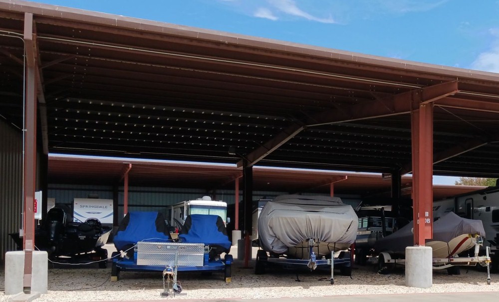 Dry Outdoor Boat Storage vs. Dry Indoor Boat Storage in Texas
